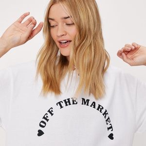 🖤Off the Market🖤 Tee